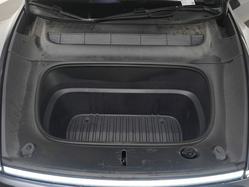 Used 2026 Tesla Model Y AWD image 31