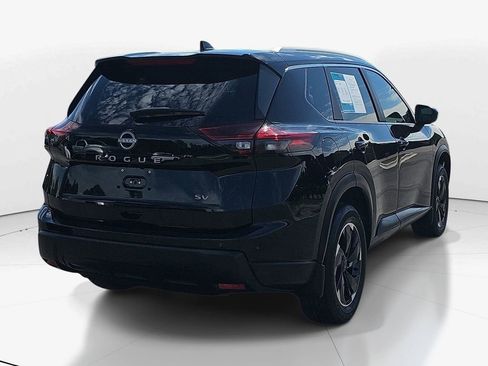 Used 2024 Nissan Rogue SV w/ SV Premium Package FWD image 6