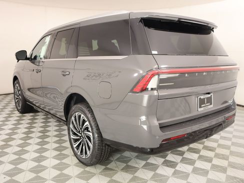 New 2026 Lincoln Navigator Black Label AWD/4WD image 25