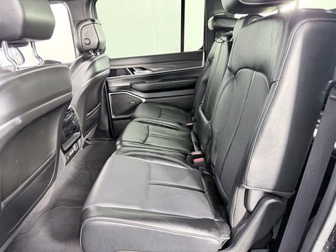 Used 2024 Jeep Wagoneer Series II w/ Flexible Seating Group image 22