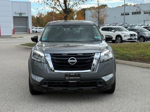 Used 2025 Nissan Pathfinder S image 2