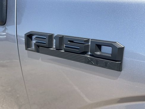 Used 2020 Ford F150 XLT w/ Equipment Group 302A Luxury AWD/4WD image 4