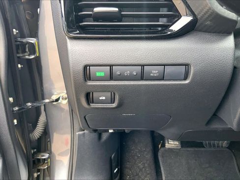 Used 2024 Nissan Sentra SV w/ All-Weather Package image 32