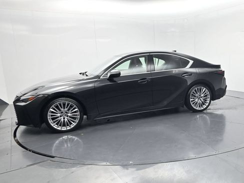 Used 2024 Lexus IS 300 w/ Premium Package RWD image 4