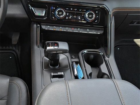 Used 2024 GMC Sierra 1500 AT4 w/ Technology Package image 30