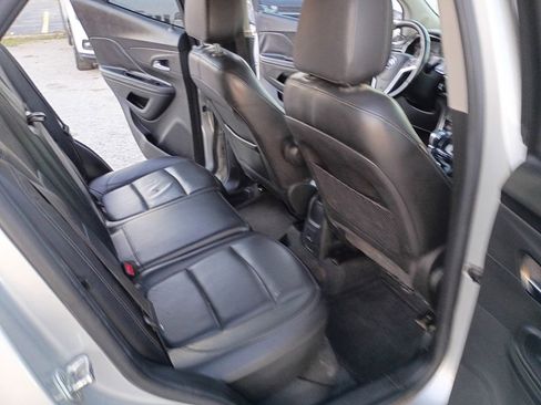 Used 2019 Buick Encore Essence image 25