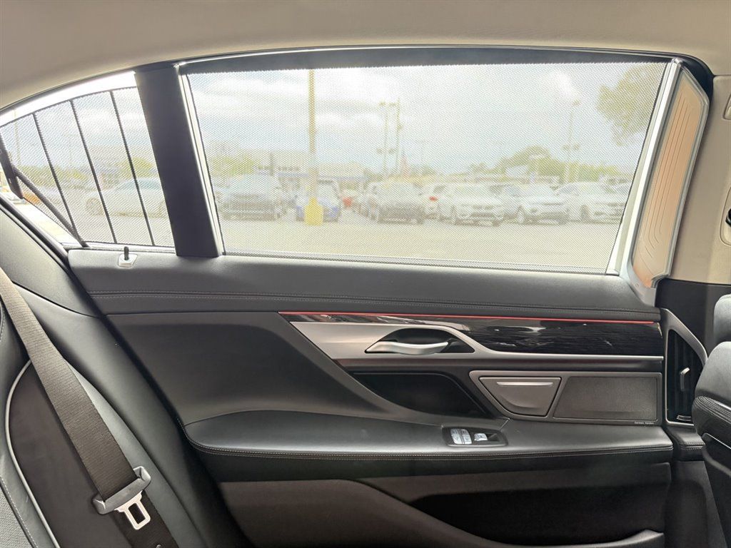 Used 2022 BMW 740i RWD image 18