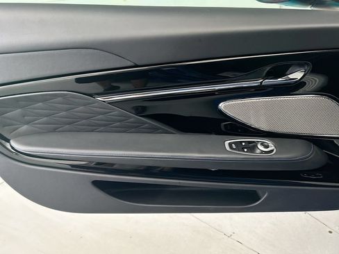 Used 2025 Aston Martin DB12 Coupe RWD image 23