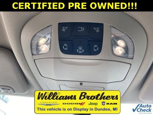 Certified 2024 Chrysler Pacifica Touring-L image 17