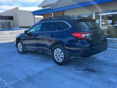 Used 2018 Subaru Outback 2.5i Premium image 3