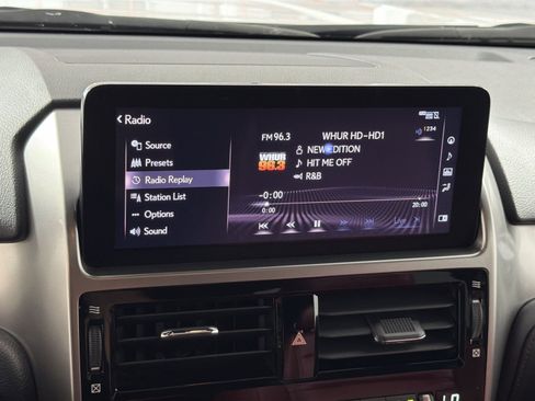 Used 2023 Lexus GX 460 Luxury w/ Sport Design Package AWD/4WD image 18