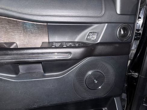Used 2018 Ford Expedition Limited w/ Equipment Group 302A AWD/4WD image 9