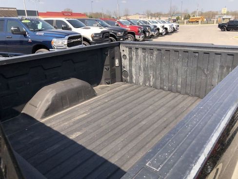 Used 2021 Chevrolet Silverado 1500 LT Trail Boss w/ Bed Protection Package AWD/4WD image 17