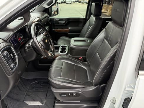 Used 2021 Chevrolet Silverado 2500 High Country image 12