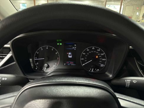 Used 2025 Toyota Corolla LE FWD image 30