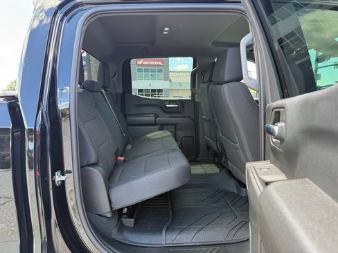 Used 2025 Chevrolet Silverado 1500 Custom Trail Boss AWD/4WD image 15