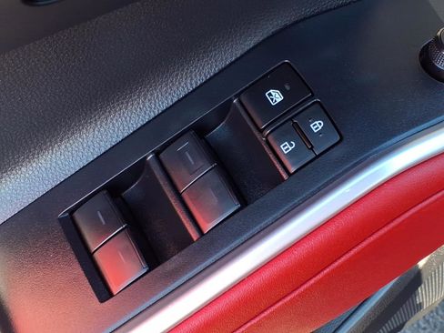 Used 2023 Toyota Highlander XSE image 10