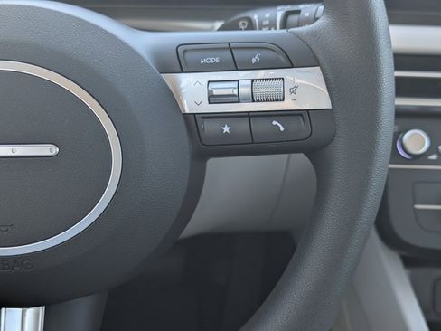 Used 2025 Hyundai Tucson SE image 22