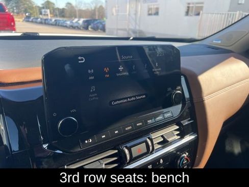 Used 2025 Nissan Pathfinder Platinum image 21