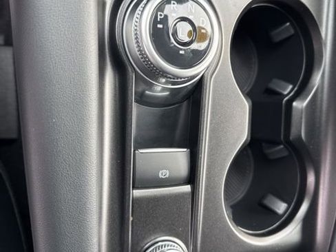 Used 2025 Ford Explorer ST-Line w/ ST-Line Street Pack image 30