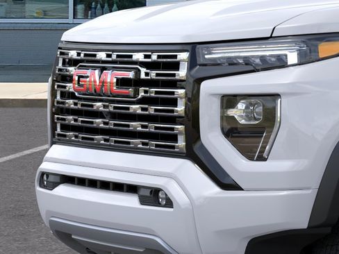 New 2026 GMC Canyon Denali AWD/4WD image 15