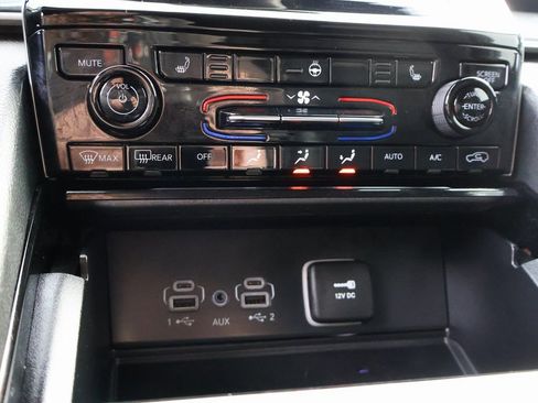 Used 2023 Jeep Grand Cherokee Altitude AWD/4WD image 70