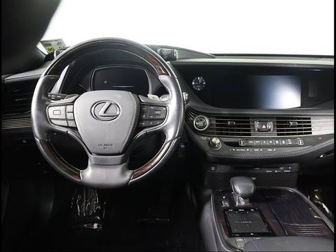Used 2020 Lexus LS 500 w/ Interior Upgrade Package RWD image 8