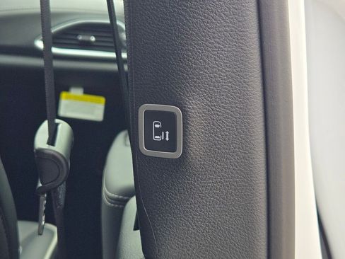 New 2026 Chrysler Pacifica Limited w/ S Appearance Package image 12