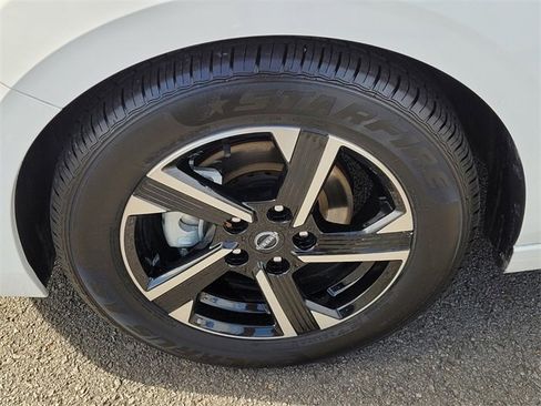 Used 2024 Nissan Sentra SV image 18