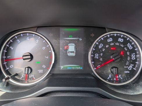Used 2022 Toyota RAV4 XLE FWD image 19