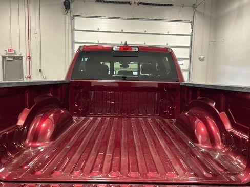 Used 2022 RAM 1500 Big Horn AWD/4WD image 34