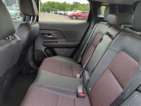 Used 2025 Nissan Kicks SR FWD image 15