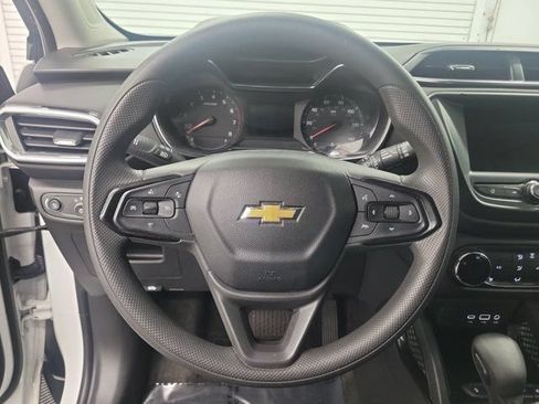 Used 2022 Chevrolet TrailBlazer LT FWD image 24