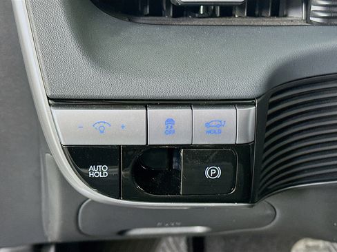 Used 2024 Hyundai Ioniq 5 SEL image 17