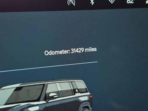 Used 2023 Rivian R1S Adventure AWD/4WD image 22