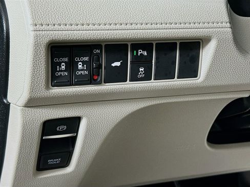 New 2026 Honda Odyssey Touring image 10