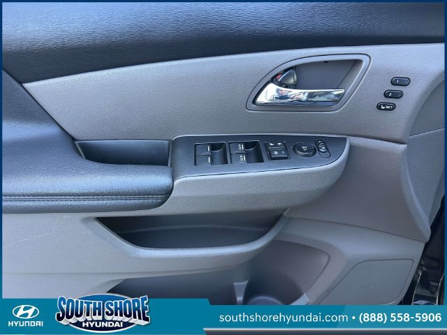 Used 2016 Honda Odyssey Touring Elite image 17