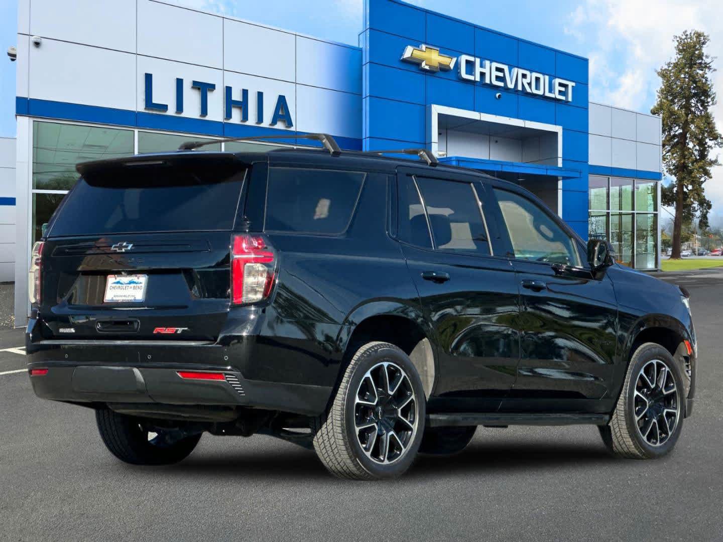Used 2023 Chevrolet Tahoe RST w/ Luxury Package AWD/4WD image 2