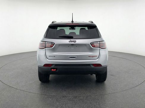 Used 2025 Jeep Compass Trailhawk image 7