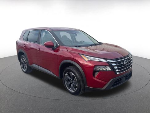 Used 2024 Nissan Rogue SV image 1