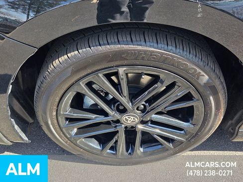 Used 2025 Toyota Camry SE image 11