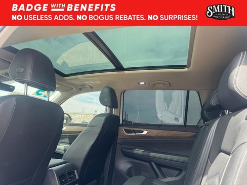 Used 2025 Volkswagen Atlas SE image 13