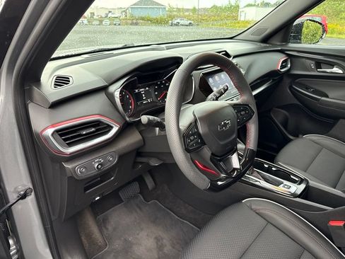 Used 2023 Chevrolet TrailBlazer RS w/ Convenience Package FWD image 23