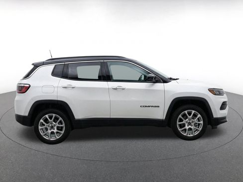 Used 2025 Jeep Compass Limited AWD/4WD image 10