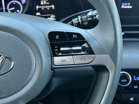 Used 2023 Hyundai Elantra Blue FWD image 30