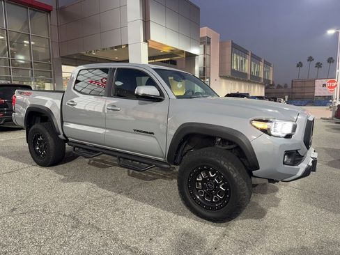 Used 2019 Toyota Tacoma TRD Off-Road image 25