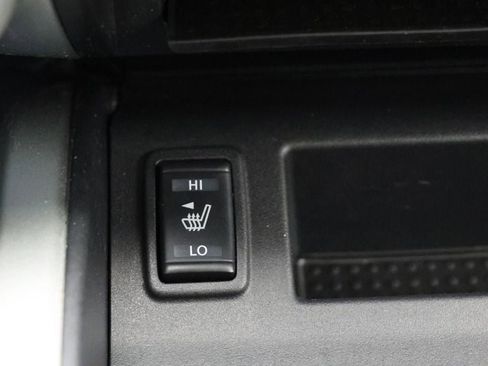 Used 2018 Nissan Titan SV w/ SV Convenience Package image 30