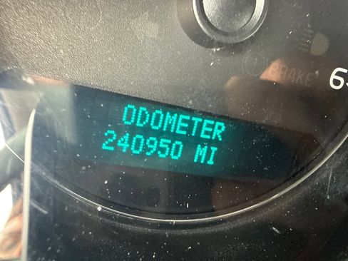 Used 2007 GMC Yukon SLT w/ SLT Preferred Equipment Group image 16