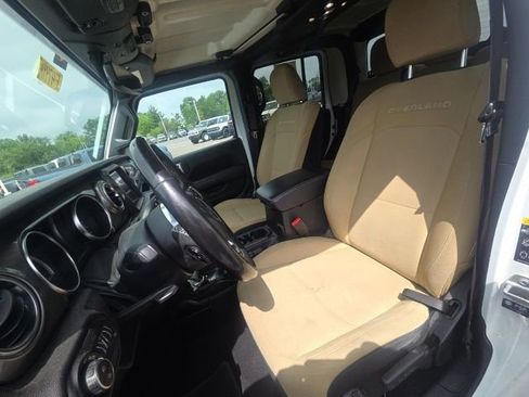 Used 2022 Jeep Gladiator Overland w/ LED Lighting Group AWD/4WD image 21