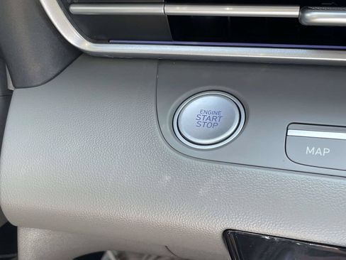 Certified 2024 Hyundai Elantra SEL FWD image 28